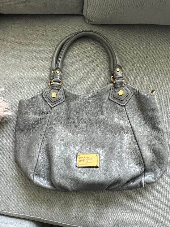 MARC JACOBS Blue Grey Leather Boston Handbag Used Good  Mark Jacobs purse, grey, in very good condition